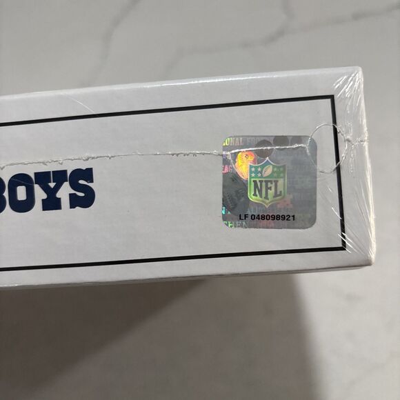 New in Box Vintage NFL Checkers Classic Rivals Edition: Giants Vs. Cowboys - Picture 2 of 5